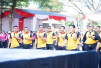 Polres Metro Bekasi menggelar kegiatan olahraga bersama yang diikuti oleh Kapolres Metro Bekasi, Kombes Pol. Twedi Aditya Bennyahdi