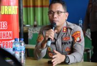 Polres Pelabuhan Tanjung Priok menggelar kegiatan Jumat Curhat bersama karyawan dan karyawati Terminal Peti Kemas (TPK) Koja