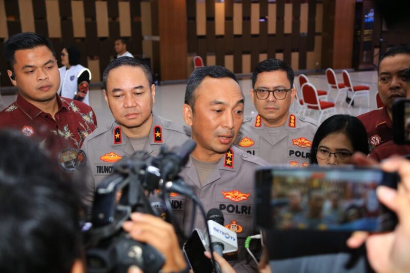 Kadiv Humas Polri, Irjen Pol Sandi Nugroho menuturkan bahwa masyarakat semakin percaya terhadap institusi Polri