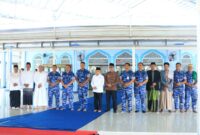 Wapres RI dan rombongan melaksanakan transit Lanud Sultan Hasanuddin sekaligus melaksanakan solat Jumat di Mesjid Nurussamawat