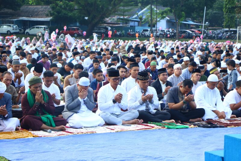 Pangkalan Udara (Lanud) Sultan Hasanuddin (HND) menggelar Shalat Idul Adha 1445 H yang dipusatkan di lapangan Angkasa