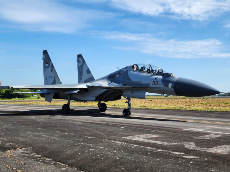 Penerbang muda Skadron Udara 11 Lanud Sultan Hasanuddin, Lettu Pnb Fikri Hira Muzaki berhasil melaksanakan check terbang solo