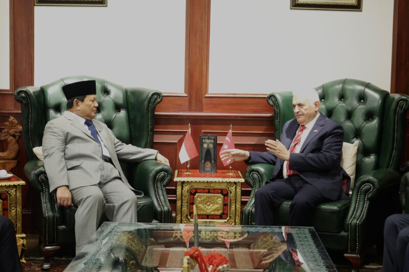 Menteri Pertahanan Republik Indonesia Prabowo Subianto menerima kunjungan kehormatan Former Prime Minister of Türkiye