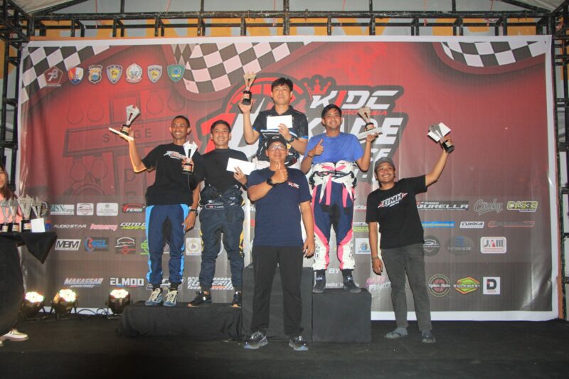 Danlanud Sultan Hasanuddin (HND) Marsma TNI Bonang Bayuaji G, S.E., M.M., CHRMP menutup Drag Race Kejuaraan Provinsi Seri-1