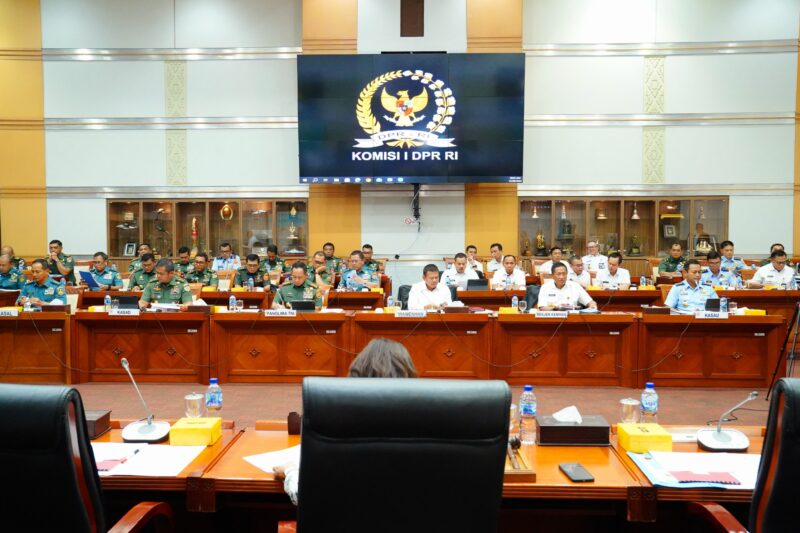 Panglima TNI Jenderal TNI Agus Subiyanto menghadiri Rapat Kerja (Raker) bersama Komisi I DPR RI membahas realisasi dan evaluasi