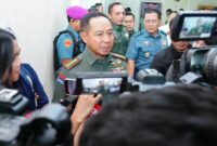 Panglima TNI Jenderal TNI Agus Subiyanto kepada para awak media, setelah mengikuti Rapat Kerja (raker) bersama Komisi I DPR RI