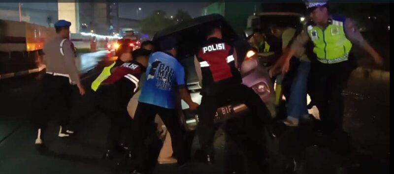 Polres Pelabuhan Tanjung Priok gelar Patroli Cipta kondisi yang rutin dilaksanakan malam hari secara serentak diikuti oleh Polsek Jajaranya