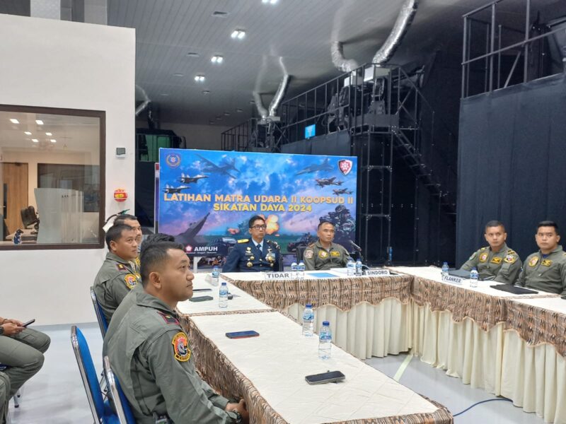 Komandan Lanud (Danlanud) Sultan Hasanuddin Marsma TNI Bonang Bayuaji G., S.E., M.M., CHRMP., mengikuti pembukaan Latihan Sikatan Daya tahun 2024