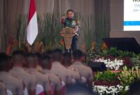 Panglima TNI Jenderal TNI Agus Subiyanto, S.E., M.Si. bersama Kapolri Jenderal Polisi Drs. Listyo Sigit Prabowo, M.Si. memberikan ceramah dan pembekalan