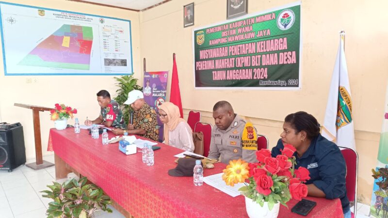 Babinsa Koramil 1710-02/Timika Sertu Rusdin Wali menghadiri Musyawarah Desa (Musdes) penetapan Keluarga Penerima Manfaat (KPM) dan Bantuan Lansung Tunai Dana Desa