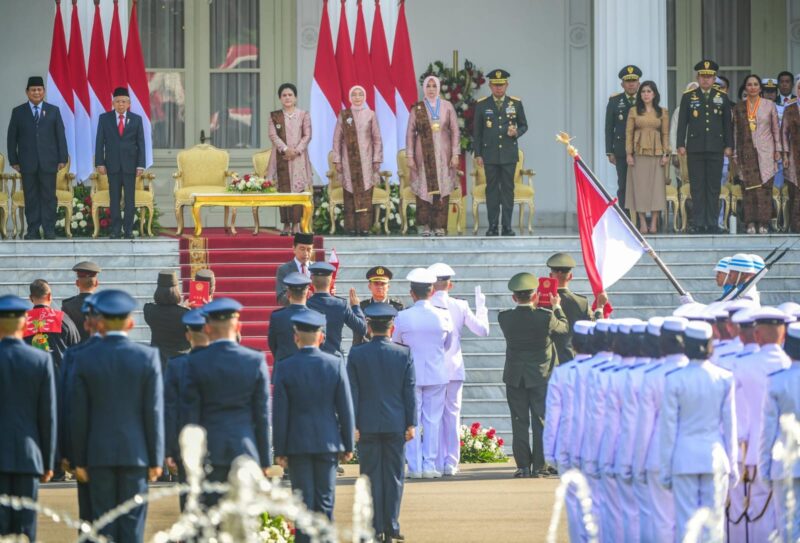 Panglima TNI Jenderal TNI Agus Subiyanto dan Kapolri Jenderal Pol Listyo Sigit Prabowo menghadiri Upacara Prasetya Perwira TNI dan Kepolisian RI