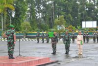 Komandan Kodim 1710/Mimika Letkol Inf Dedy Dwi Cahyadi memimpin Upacara Bendera 17-an di bulan Juli Tahun 2024