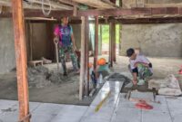 Anggota Kodim 1710/Mimika dipimpin Pelda Edy Mangende dengan penuh semangat melaksanakan kegiatan pembenahan pangkalan