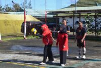 Turnamen bola voli bagi Prajurit dan Persit hari pertama di mulai, bertempat di Lapangan Bola Voly Makodim 1710/Mimika Jl. Agimuga Mile 32