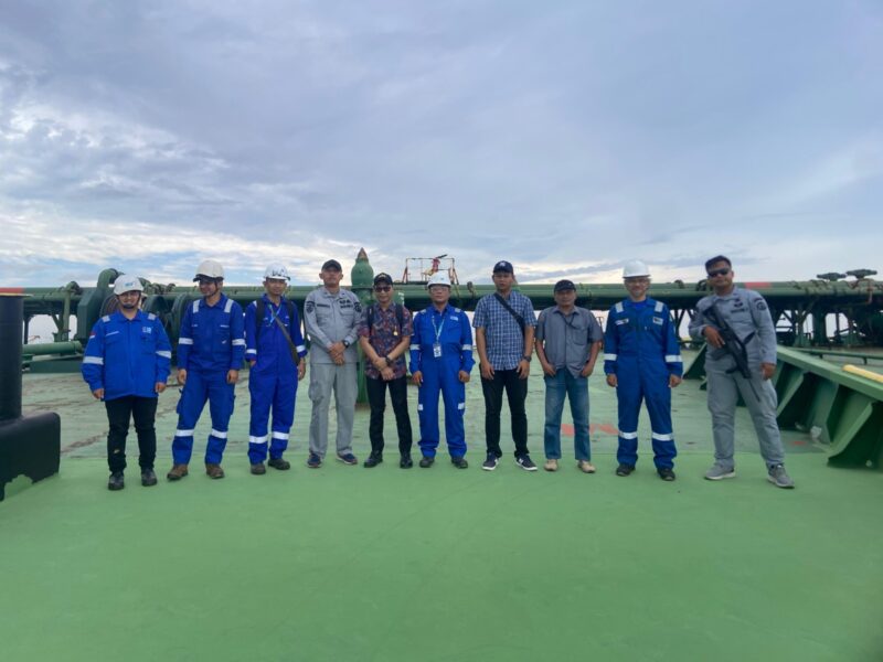 Kepala Zona Bakamla Barat Laksma Bakamla Bambang Trijanto menghadiri Rapat Pembahasan Pemindahan Kapal MT Arman 114 berbendera Iran