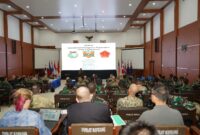 Peserta latihan saling belajar dengan berkolaborasi dan berinteraksi dalam penyelesaian permasalahan skenario latihan dan memperkuat kerja sama