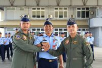 Dua penerbang TNI Angkatan Udara dari Skadron Udara 11 Lanud Sultan Hasanuddin telah selesai mengikuti pendidikan transisi pesawat tempur Sukhoi SU-30 MK2