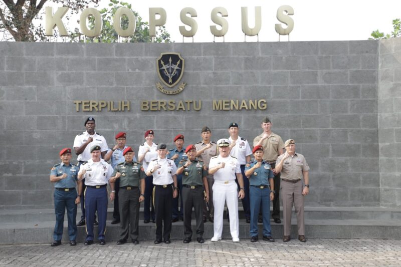 Markas Komando Pasukan Khusus (Koopssus) TNI di Cilangkap, Jakarta Timur, Rabu (21/8/2024) menjadi tuan rumah kunjungan kehormatan dari Jenderal Bryan P. Fenton