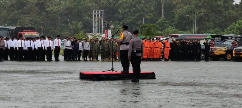 Kodim 1710/Mimika mengikuti Apel Gelar Pasukan Operasi “Mantap Praja Cartenz 2024” dalam rangka pengamanan Pemilukada 2024 di Kabupaten Mimika
