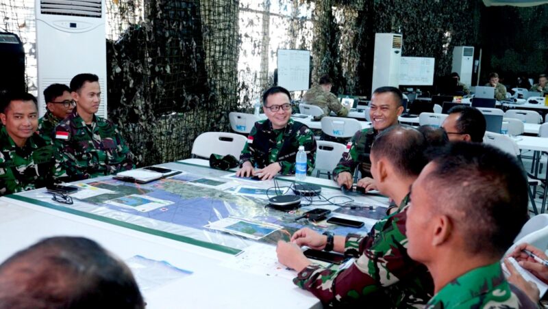 Pusat Latihan Tempur (Puslatpur) 5 Marinir Baluran, Asembagus Situbondo, Jawa Timur, terdapat sebuah ruangan yang bernama Joint Operation Center