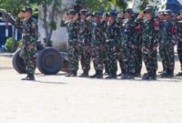 Sebanyak 60 Prajurit Artileri Medan dari tiga negara peserta Super Garuda Shield menerima US Army Artillery Expert Badge