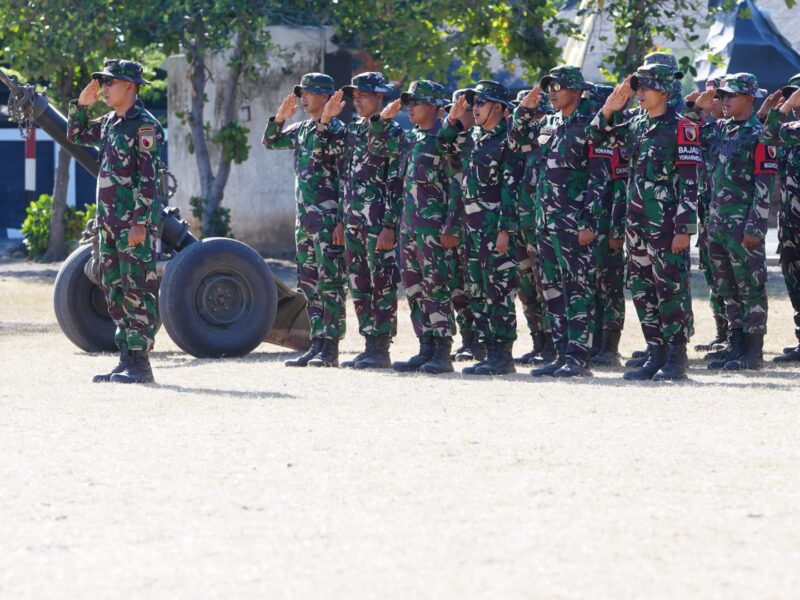 Sebanyak 60 Prajurit Artileri Medan dari tiga negara peserta Super Garuda Shield menerima US Army Artillery Expert Badge