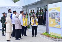 Panglima TNI Jenderal TNI Agus Subiyanto mendampingi Presiden RI Joko Widodo meresmikan rehabilitasi, renovasi dan pembangunan venue