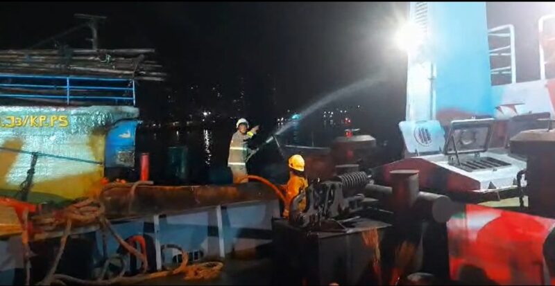 Bakamla RI melalui unsur Catamaran 504 dan RHIB 87-07, berhasil melaksanakan pengamanan area di Dermaga Muara Baru