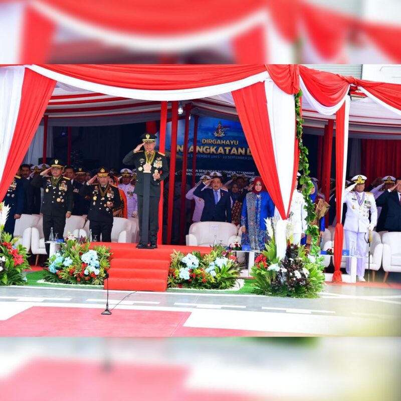 Kapolri Jenderal Polisi Drs. Listyo Sigit Prabowo menyampaikan selamat ulang tahun (HUT) ke-79 bagi TNI Angkatan Laut (AL)
