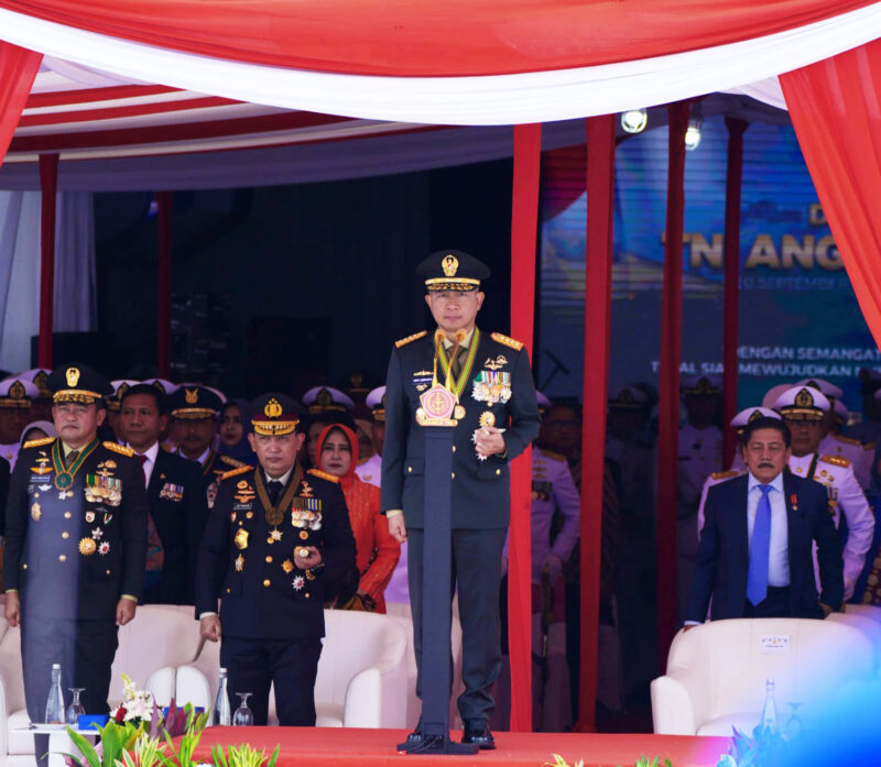 Panglima TNI Jenderal TNI Agus Subiyanto pimpin Upacara HUT ke-79 TNI AL dengan tema, 