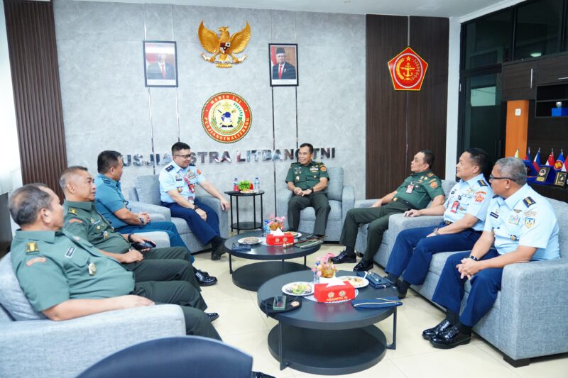 Kepala Pusat Pengkajian Strategis Penelitian dan Pengembangan (Kapusjianstralitbang) TNI Marsda TNI Jorry S. Koloay S.I.P., M.Han membuka Lomba Karya Cipta Teknologi