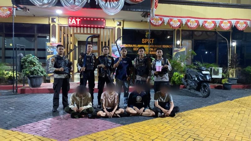 Sebanyak 4 (empat) remaja berhasil diamankan oleh tim patroli Perintis Presisi Polres Metro Jakarta Barat di Tempat Pemakaman Umum (TPU) Sukabumi Selatan