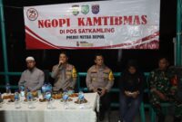 Kapolres Metro Depok, Kombes Pol Arya Perdana, menggelar kegiatan Ngopi Kamtibmas di dermaga Setu Rawa Besar, RT 01/06, Pancoran Mas