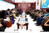 Kepala Pusat Penerangan (Puspen) TNI Mayor Jenderal TNI Haryanto menerima kunjungan Mr. Yang Si Cheng, Kepala Pusat Penerangan Kementerian Pertahanan (Kemhan) Singapura