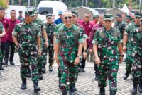 Kepala Staf Umum (Kasum) TNI Letjen TNI Richard Tampubolon meninjau kesiapan “Pesta Rakyat” dalam rangka peringatan Hari Ulang Tahun (HUT) ke-79 TNI