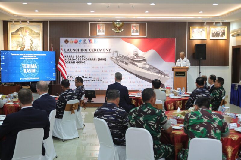 Staf Ahli Menhan Bidang Ekonomi Mayjen TNI Steverly C. Parengkuan memimpin kegiatan Launching Ceremony Kapal Bantu Hidro Oseanografi