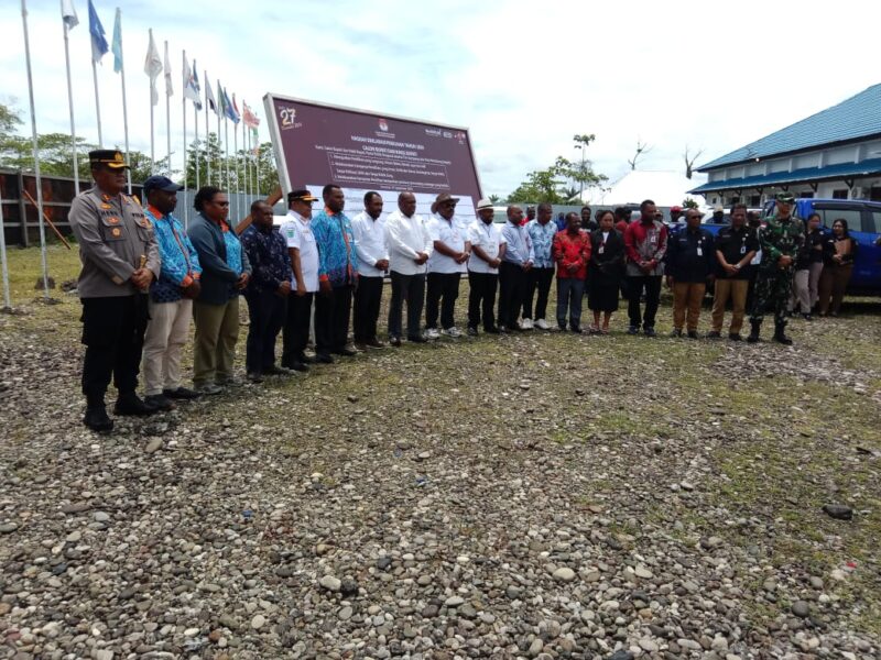 Dandim 1715/Yahukimo, Letkol Inf Tommy Yudistyo, S.Sos., M.Han, menghadiri acara Deklarasi Pilkada Damai Kabupaten Yahukimo