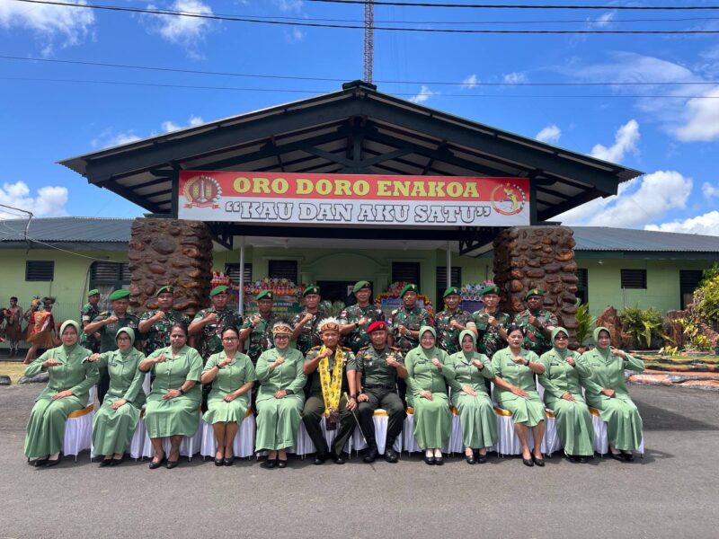 Kodim 1710/Mimika menggelar acara kenal pamit Dandim dari Letkol Inf Dedy Dwi Cahyadi kepada pejabat Dandim yang baru