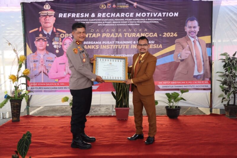 Kapolres Manggarai AKBP Edwin Saleh, S.I.K. M.H., membuka acara Booster Mental Motivasi dan Hypnopresisi