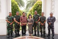 Kepala Badan Pembinaan Hukum (Kababinkum) TNI Laksda TNI Kresno Buntoro, S.H., LLM., Ph.D. bersama tim melaksanakan kegiatan anjangsana