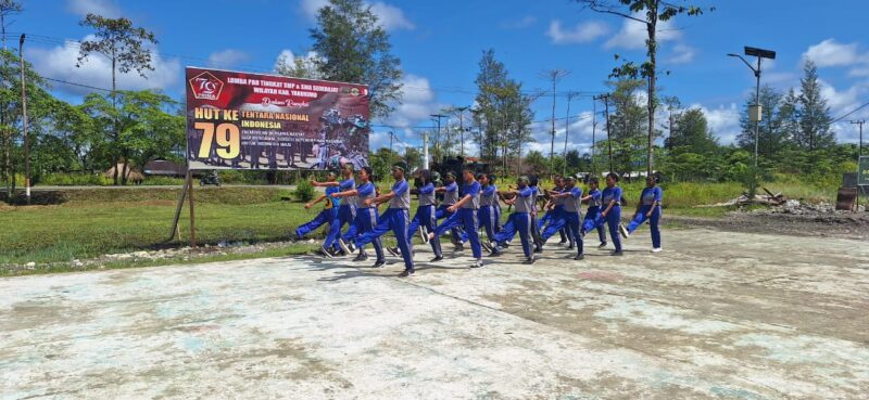 Kodim 1715/Yahukimo menggelar lomba Peraturan Baris-Berbaris (PBB) antar sekolah yang berlangsung meriah
