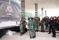 Panglima TNI Jenderal TNI Agus Subiyanto meninjau kesiapan puncak peringatan Hari Ulang Tahun ke-79 Tentara Nasional Indonesia Tahun 2024