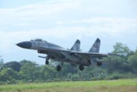 Dua jet tempur Sukhoi dari Skadron Udara 11 Wing Udara 5 Lanud Sultan Hasanuddin dikerahkan untuk melakukan Combat Air Patrol