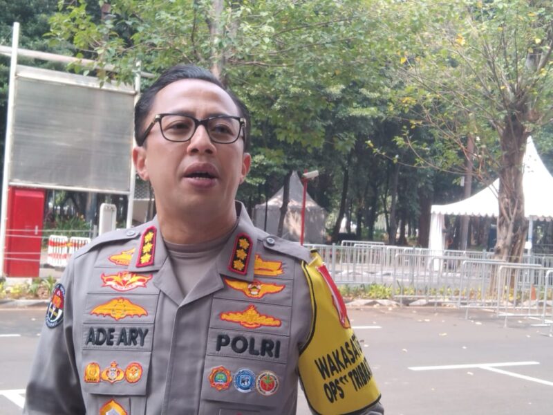 Kabid Humas Polda Metro Jaya Kombes Pol. Ade Ary Syam Indradi mengatakan pada Kamis, 5 September 2024, masyarakat diimbau menghindari jalan seputaran Stadion Gelora Bung Karno