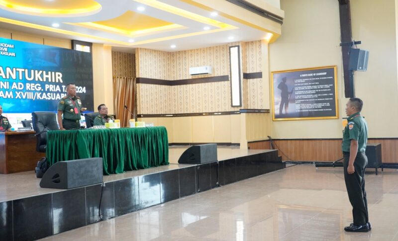 Panglima Komando Daerah Militer (Pangdam) XVIII/Kasuari, Mayjen TNI Haryanto, S.I.P., M.Tr.(Han)., memimpin sidang penentuan akhir