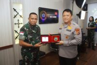 Kapolda Maluku, Irjen Pol Eddy Sumitro Tambunan melaksanakan kunjungan yang diterima langsung oleh Danrem 151/Binaiya Brigjen TNI Antoninho Rangel Da Silva,S.IP., M.Han.