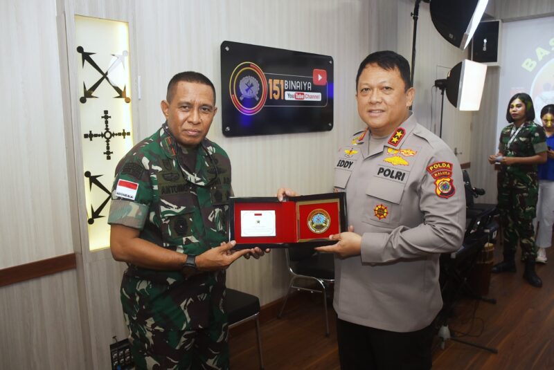 Kapolda Maluku, Irjen Pol Eddy Sumitro Tambunan melaksanakan kunjungan yang diterima langsung oleh Danrem 151/Binaiya Brigjen TNI Antoninho Rangel Da Silva,S.IP., M.Han.