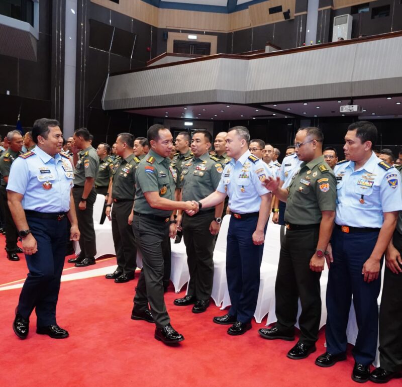 Panglima TNI Jenderal TNI Agus Subiyanto secara resmi menutup Latihan Penyusunan Rencana Kontijensi (Renkon) TNI Operasi Militer Perang (OMP)