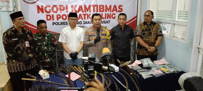 Kapolres Metro Jakarta Pusat, Kombes Pol Susatyo Purnomo Condro, menyampaikan dalam program Ngopi Kamtibmas dan Jumat Curhat