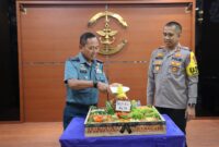 Kapolres Pelabuhan Tanjung Priok, AKBP Indrawienny Panjiyoga, S.H., S.I.K., bersama Pejabat Utama Polres Pelabuhan Tanjung Priok, Senin (7/10/2024) mendatangi Markas Komando Lintas Laut Militer